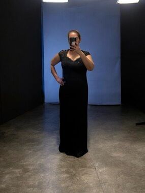 Vfshow Black Lace Gala Dress - Size 3XL / Small Run (XL) - NWT"